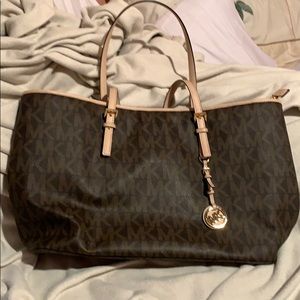 MK large bag, used once, clean, no marks!